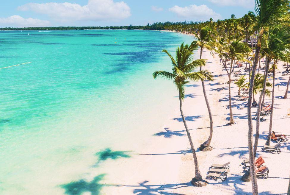 paquetes turisticos a Recibe El 2025 En Punta Cana - Del 29 Diciembre 2024 Al 02 Enero 2025 Con Sky Airlines